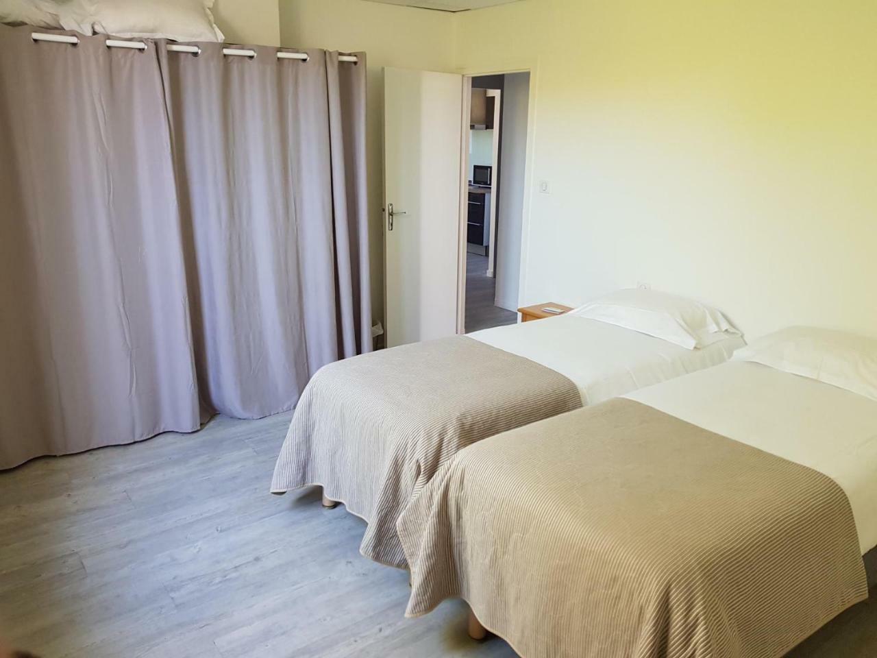 Logis Hotel Le Relais 비스카로세 객실 사진