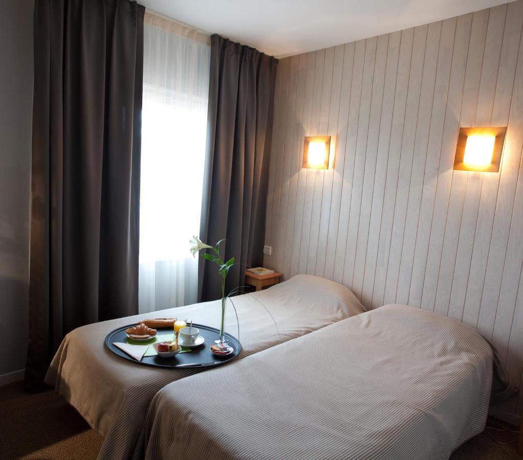 Logis Hotel Le Relais 비스카로세 객실 사진