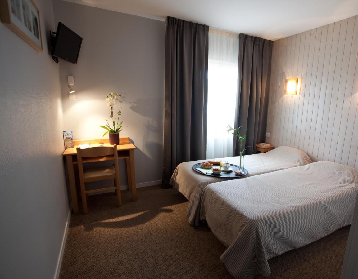 Logis Hotel Le Relais 비스카로세 객실 사진