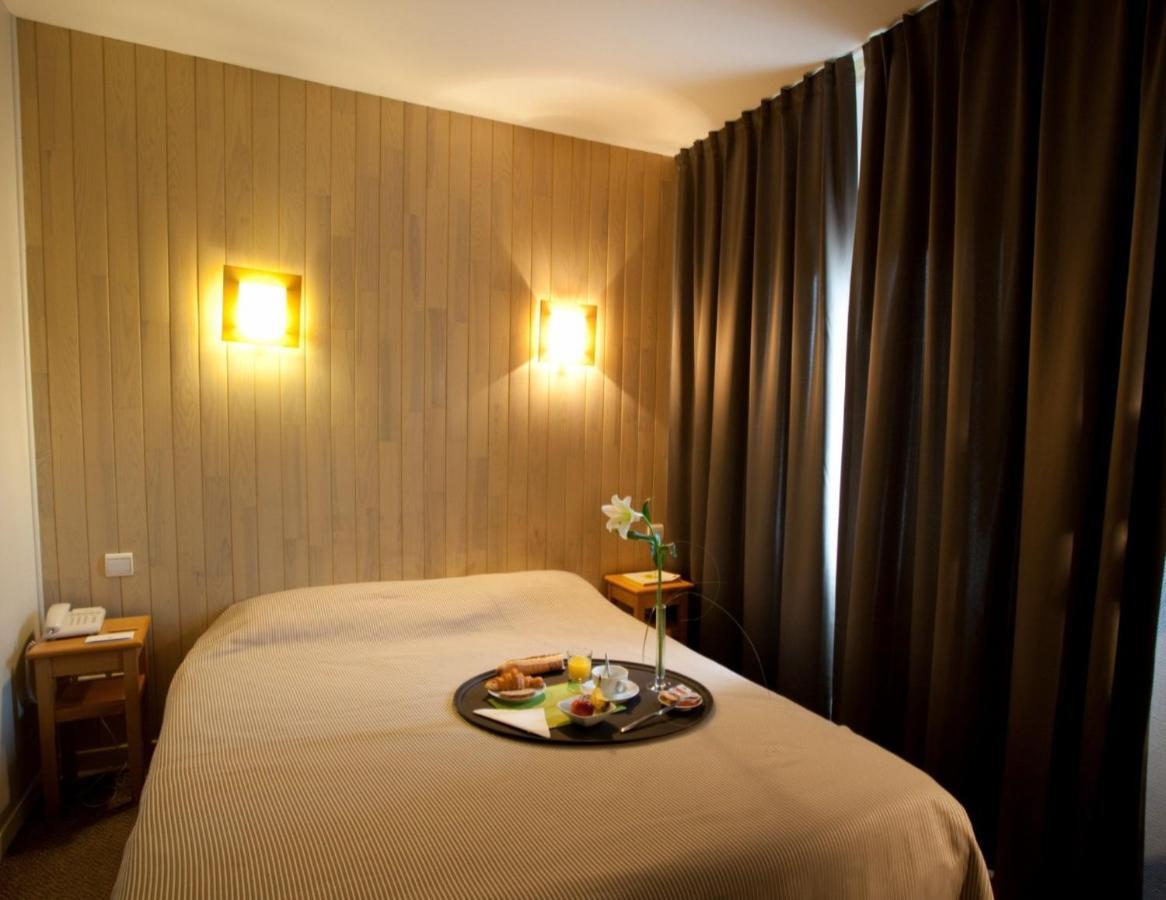 Logis Hotel Le Relais 비스카로세 객실 사진