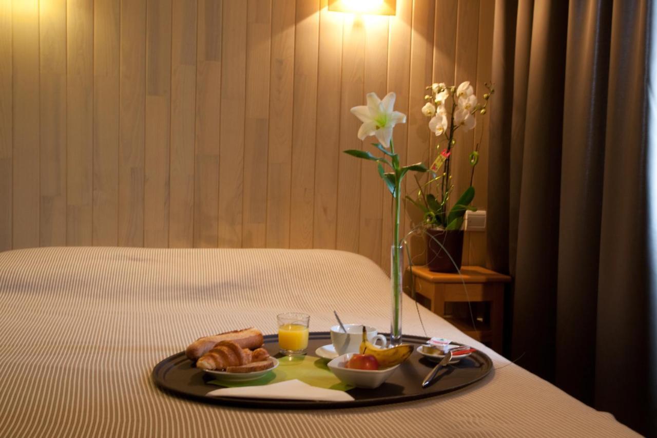 Logis Hotel Le Relais 비스카로세 객실 사진