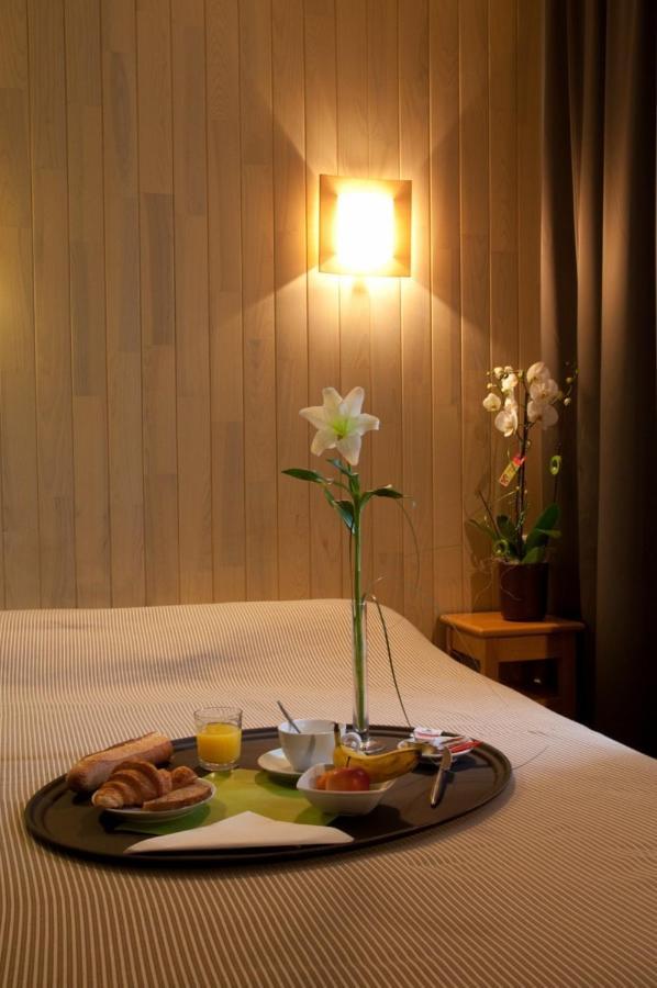 Logis Hotel Le Relais 비스카로세 외부 사진